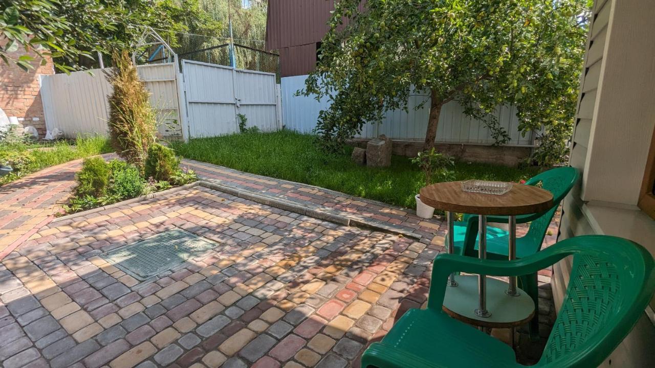 Таунхаус Біля Жд Вокзала Winnyzja Exterior foto