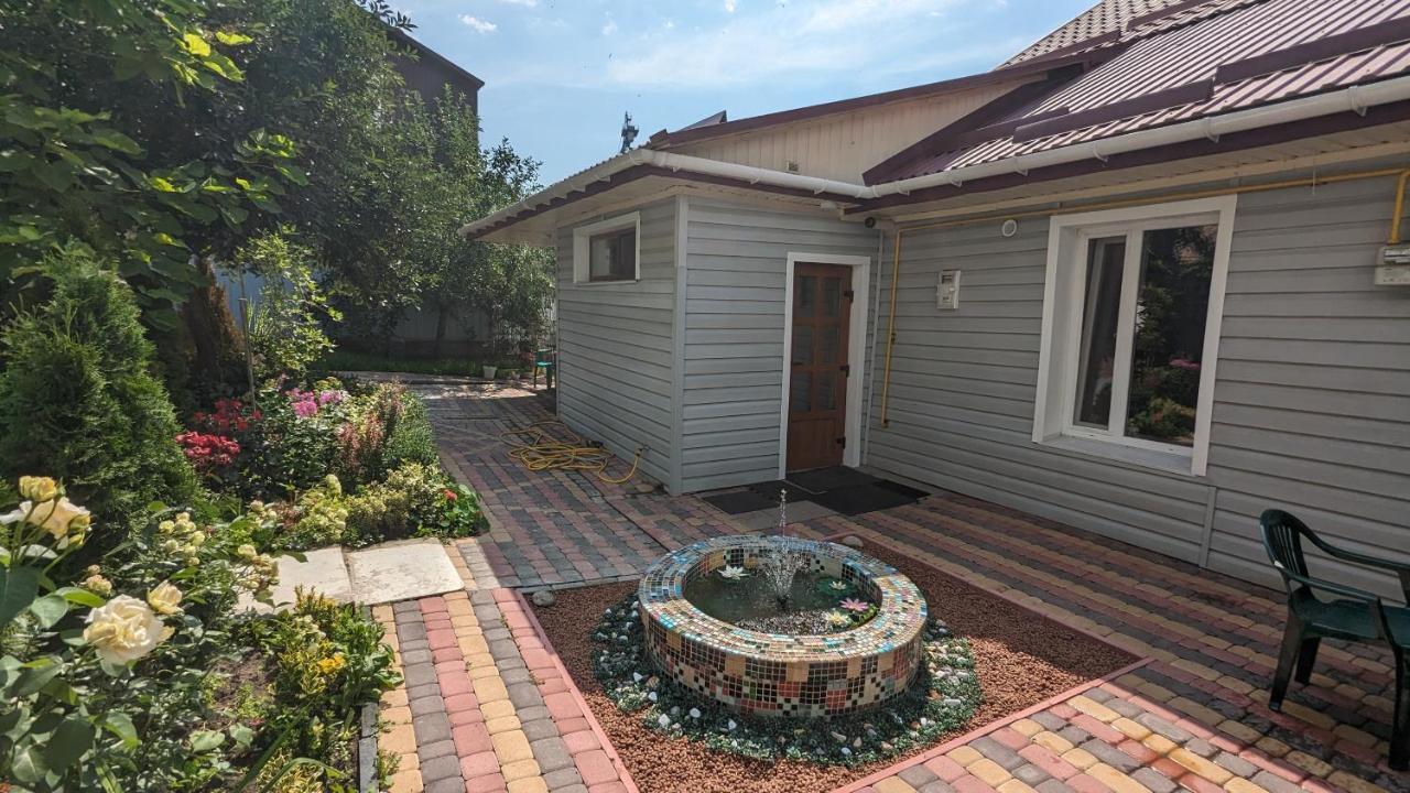 Таунхаус Біля Жд Вокзала Winnyzja Exterior foto